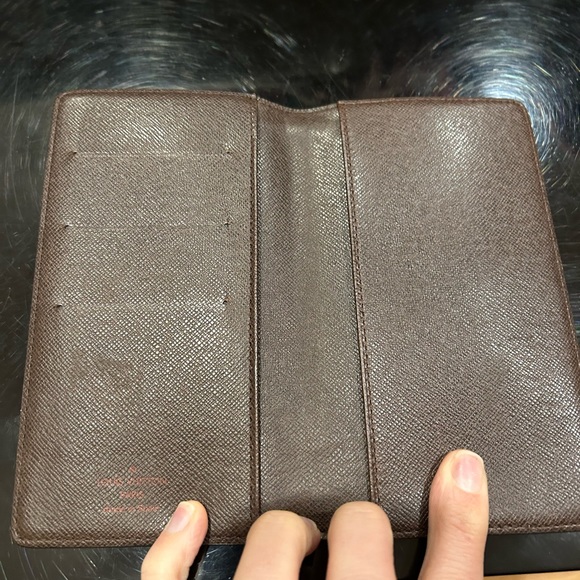 Louis Vuitton checkbook wallet - Picture 2 of 4
